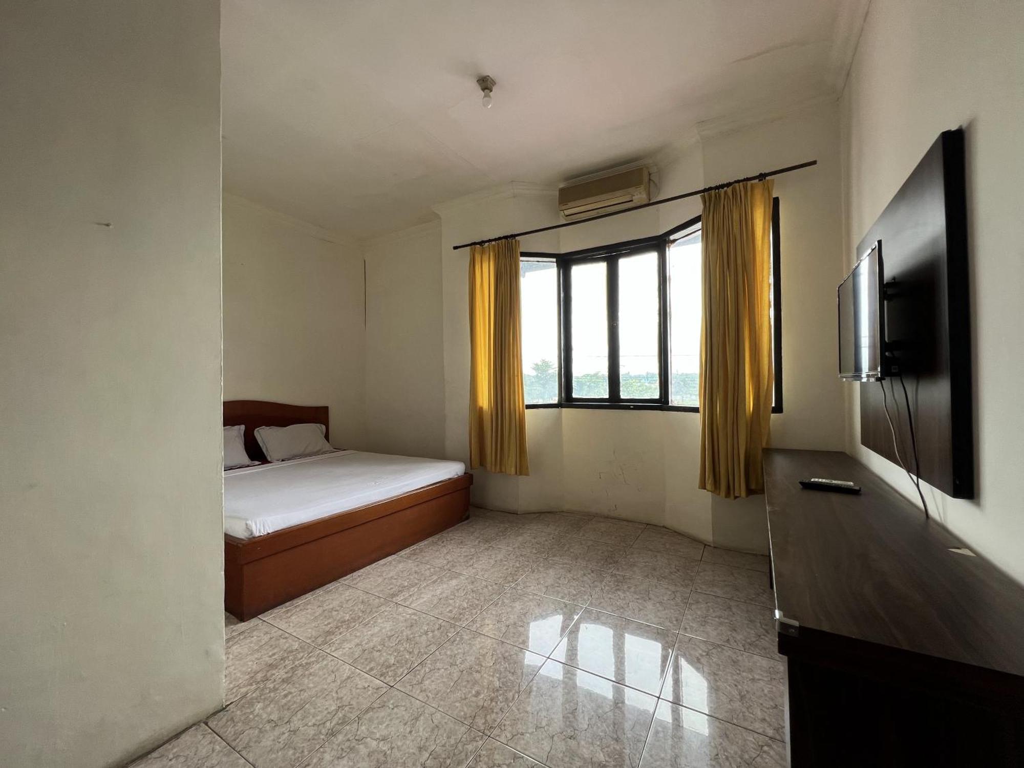 Oyo 92098 Kost Orange Syariah Hotel Makassar Bagian luar foto